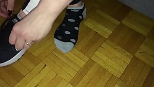 Cuck BBC Foot Queen Olivia Takes Off Runners and Dirty Socks For Sissies To Taste Her Feet